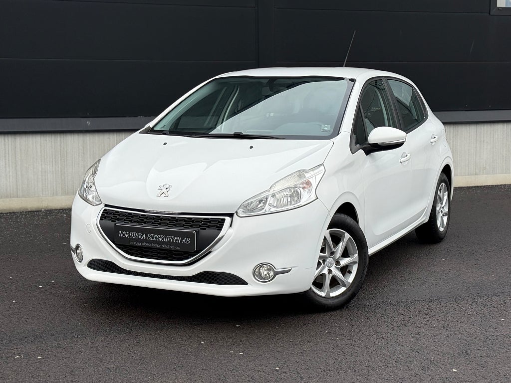 Peugeot 208 5-dörrar 1.2 VTi 82 Euro 5, låg mil