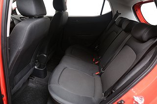 Halvkombi Hyundai i10 16 av 17