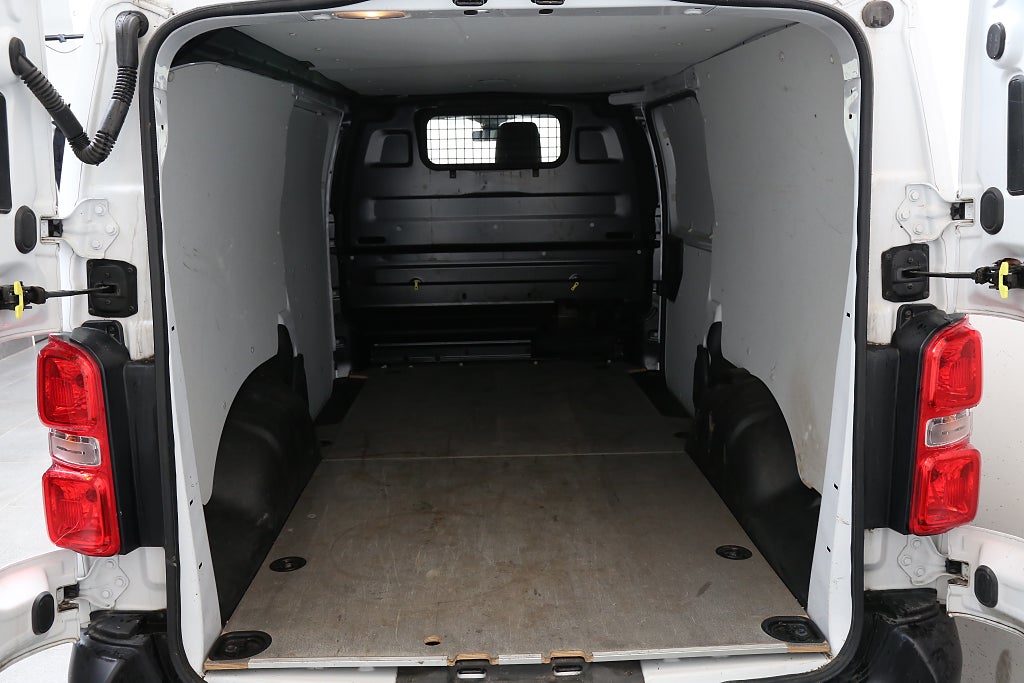 Toyota ProAce 2,0 D-4D 144hk Skåp Aut Lång I Värmare I Drag I Moms 2023