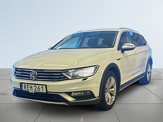 Volkswagen Passat Alltrack 2.0 TDI 4Motion Alltrack Sov-däck/Drag/Mok-värm/D-värm – bild 16