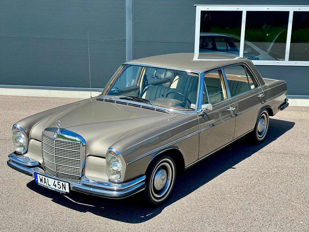 Mercedes-Benz 300 SEL