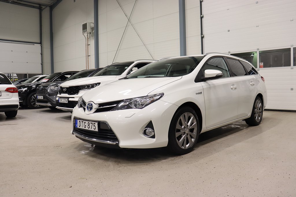 Toyota Auris Touring Sports Hybrid Edition 50 Navi 136hk