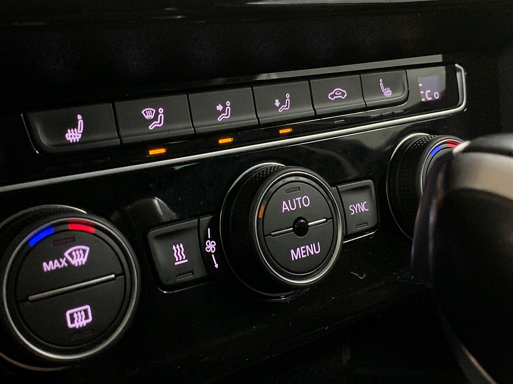 Volkswagen Passat SC GTE 218hk | Drag | Värmare | Cockpit |