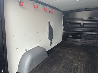 Transportbil - Skåp Renault trafic 10 av 22