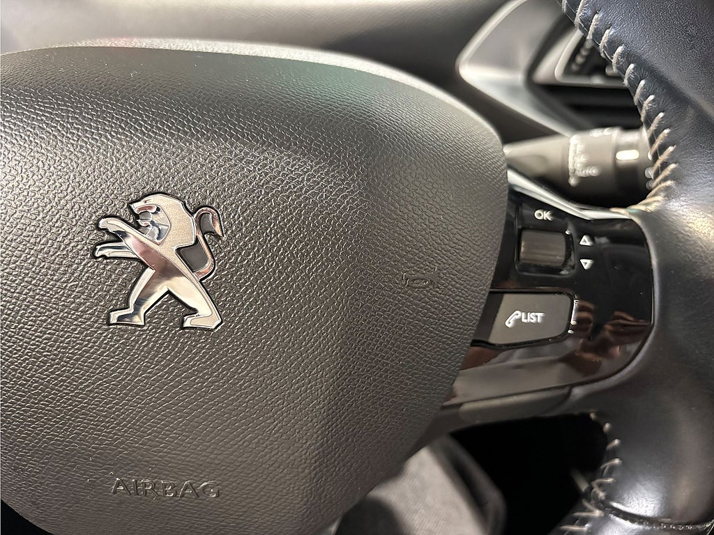 Bild på Peugeot 308 5D Allure 1.2 PT 130hk - CARPLAY, BACKSENSORER