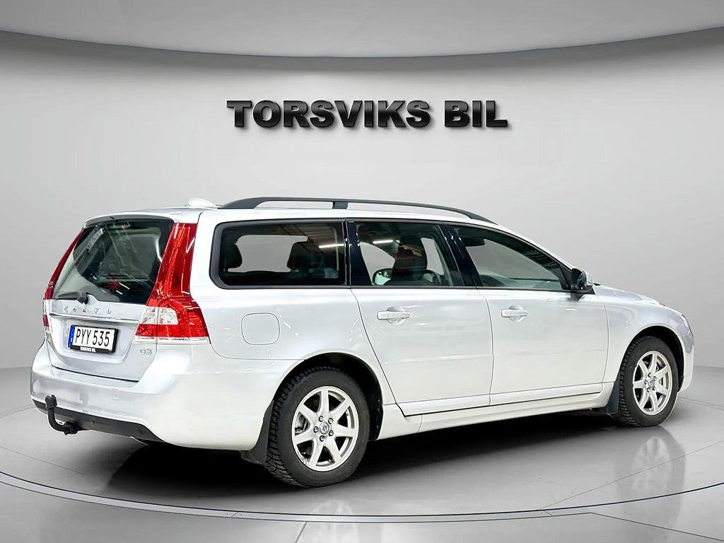 Volvo V70 D3 Geartronic Classic, Momentum Navi Drag  2 Ägare - miniatyr 6