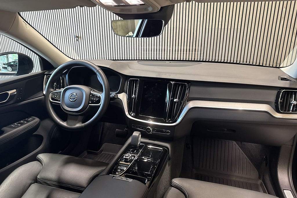 Volvo V60 T6 Plus Dark Nordic Edition Plug-in