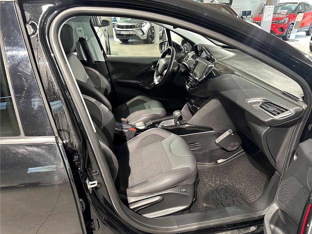 Bild på Peugeot 2008 GT-Line 1.2 PT 130hk Aut - PDC-SENSORER, PANO