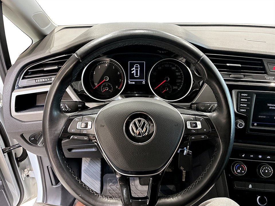 Bild på Volkswagen Touran Base 1.4 TSI 150hk 7-SITS DRAG B-KAMERA
