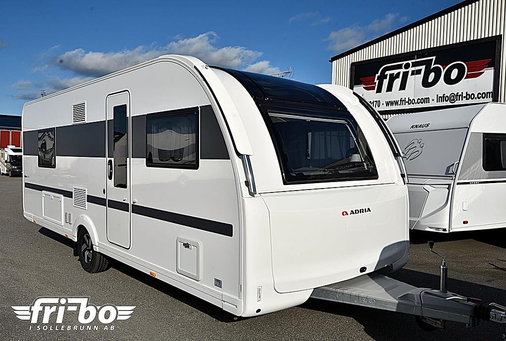 Adria 613 UT Alpina *AC,*Åretrunt & Vinteranpassad, Långbäddar