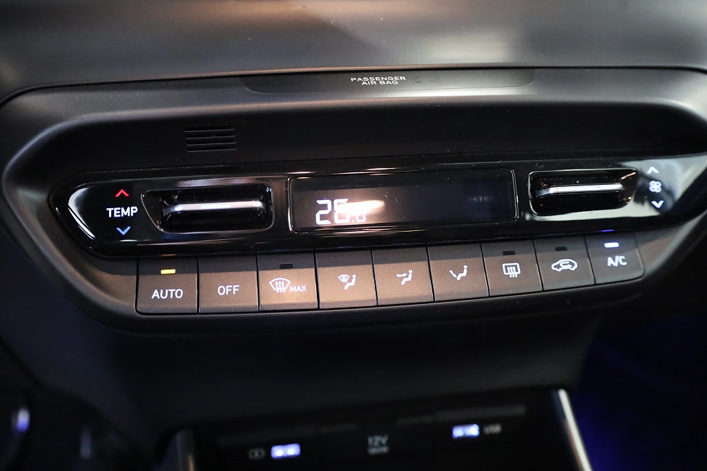 Hyundai Bayon 1.2 MPi Essential Kamera CarPlay Leasbar Rattvärme