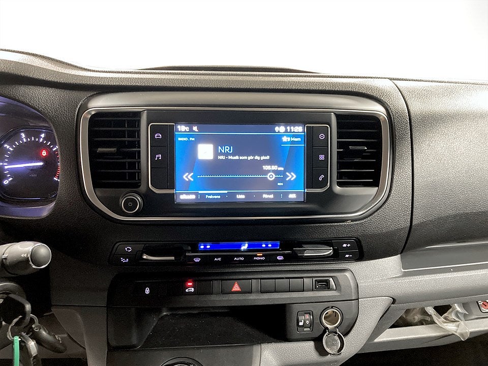 Bild på Peugeot Expert PRO+ 2.0 BHDi 180hk Aut L2 - B-KAMERA, DRAG