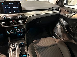 Ford Focus Kombi 1.5 EcoBoost Drag Mvärm Kamera HuD S/V-hjul