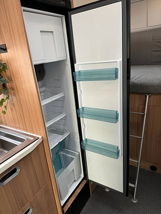 Husbil-alkov Sun Living A75 DP 9 av 22
