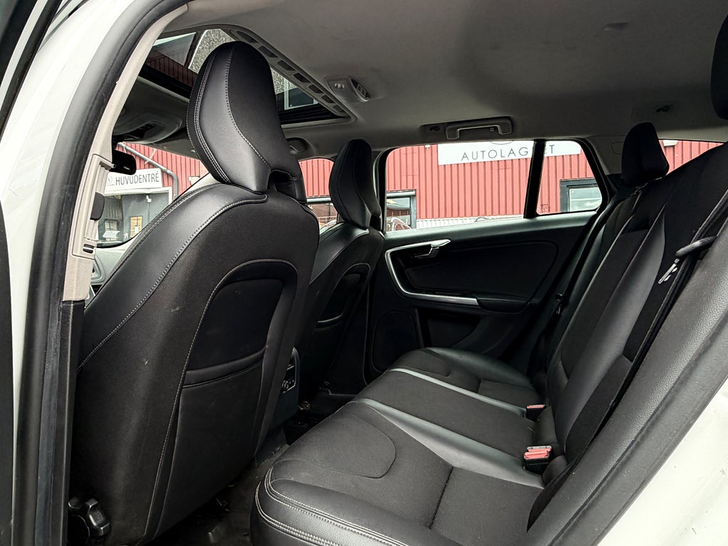 Volvo V60 2015 - miniatyr 11