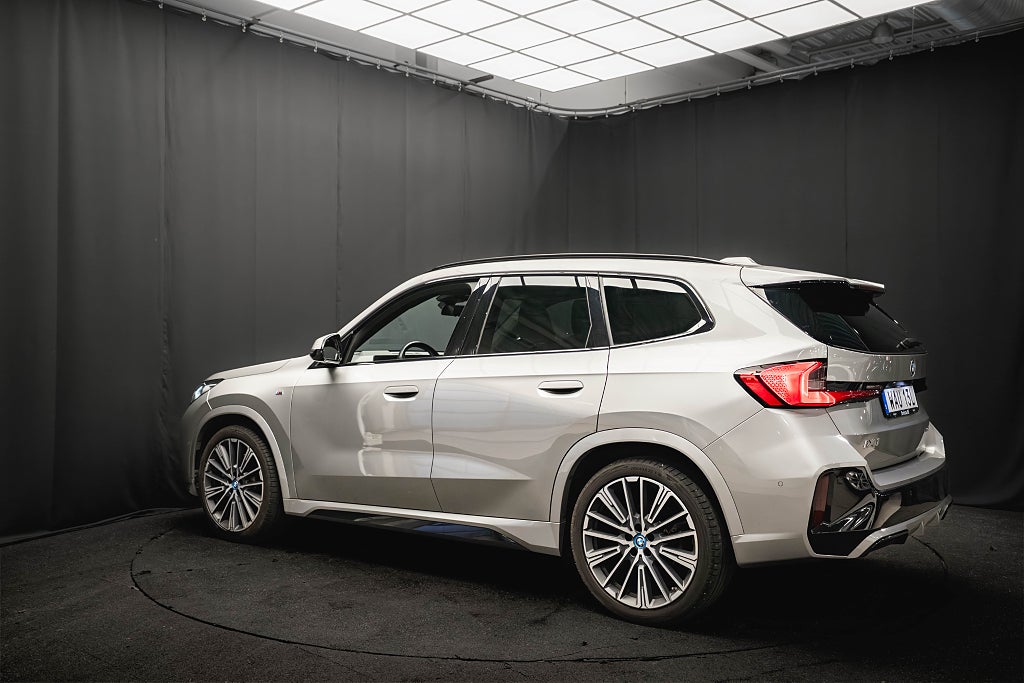 BMW X1 M Sport PANO 360° HUD H/K ELSTOL 97.9%SoH MOMS
