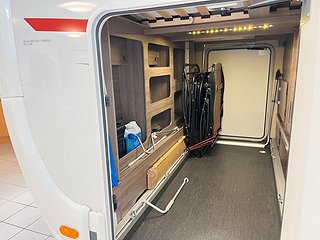 Husbil-integrerad Kabe TM I 810 LGB 10 av 28