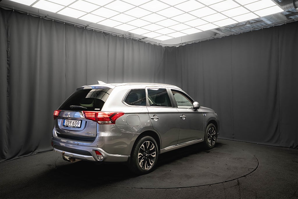 Mitsubishi Outlander PHEV AWD BUSINESS LÄDER DRAG 360° ELSTOL