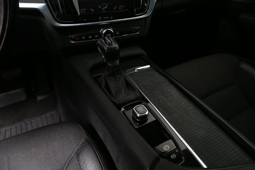 Volvo V90 D4 190hk Momentum SE ll AWD Aut Elstol VOC Dragkrok 2020