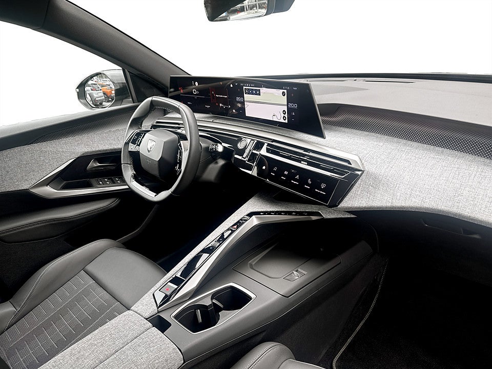 Bild på Peugeot 5008 GT Hybrid 145hk Aut 7-SITS B-KAMERA CARPLAY