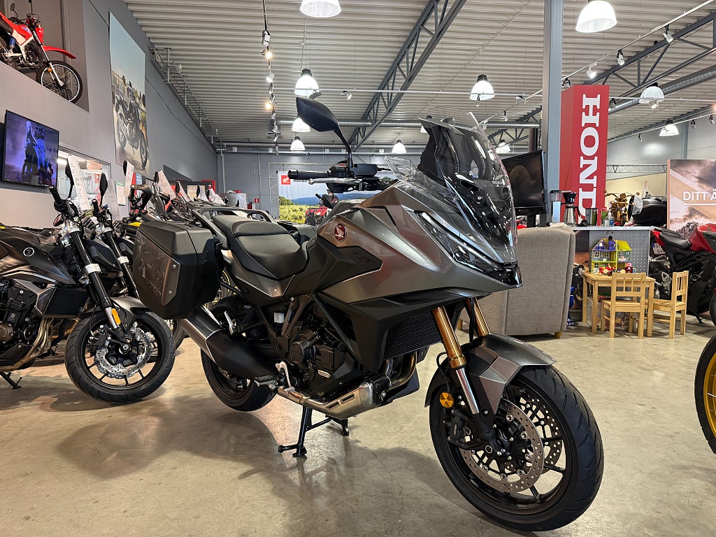 Honda NT1100DE DCT #Elektrisk fjädring# 