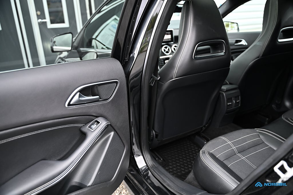 Mercedes-Benz A180