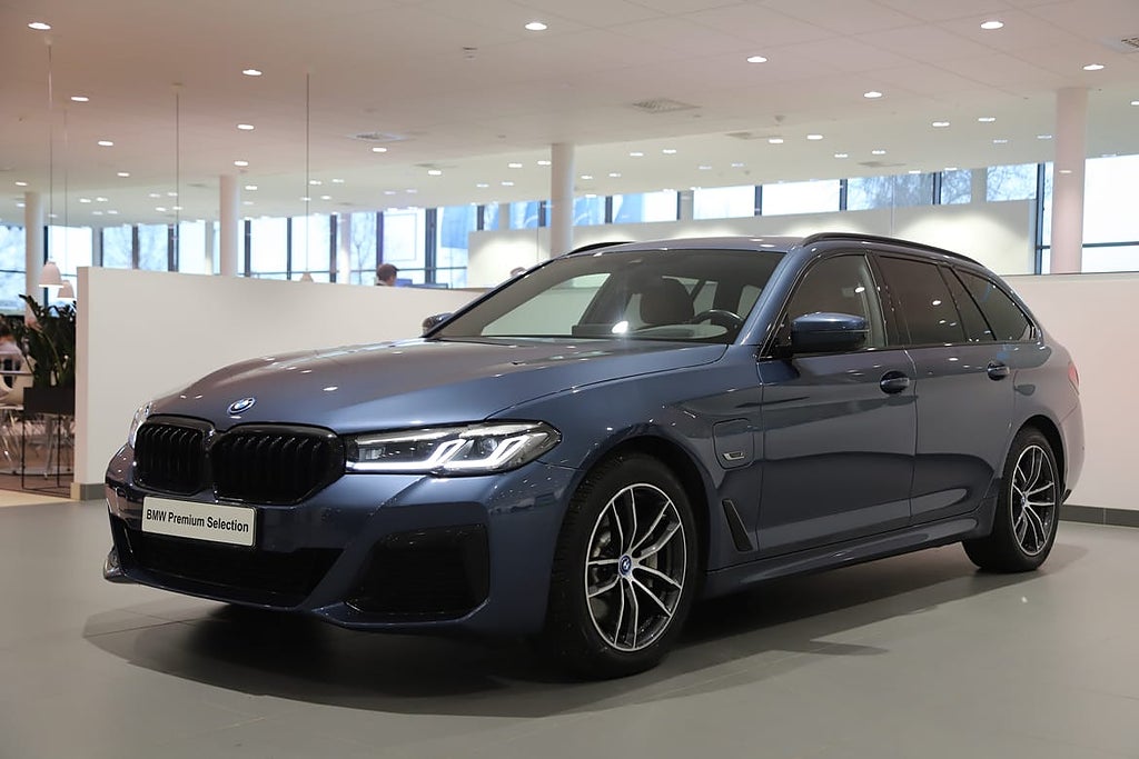 BMW 530e M Sport / Innovation / HUD / HK