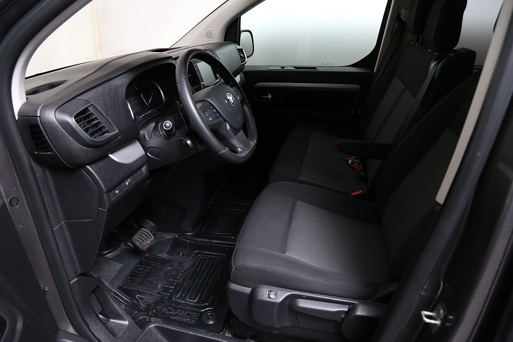 Toyota Proace Verso 2,0 D-4D 144hk Aut 9-sits Värmare Drag Leasbar 2023