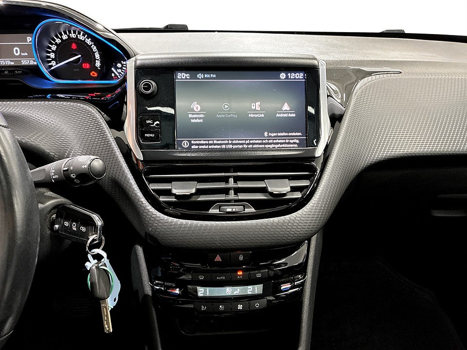 Bild på Peugeot 2008 Allure 1.2 PT 110hk Aut PANO B-KAMERA