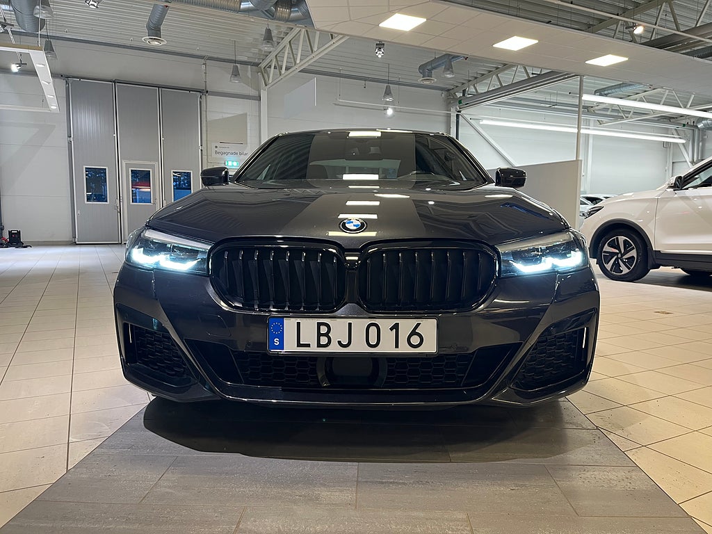 BMW 520 3,65% ränta d xDrive Sedan M-Sport HiFi Drag Fartpilot Värmare