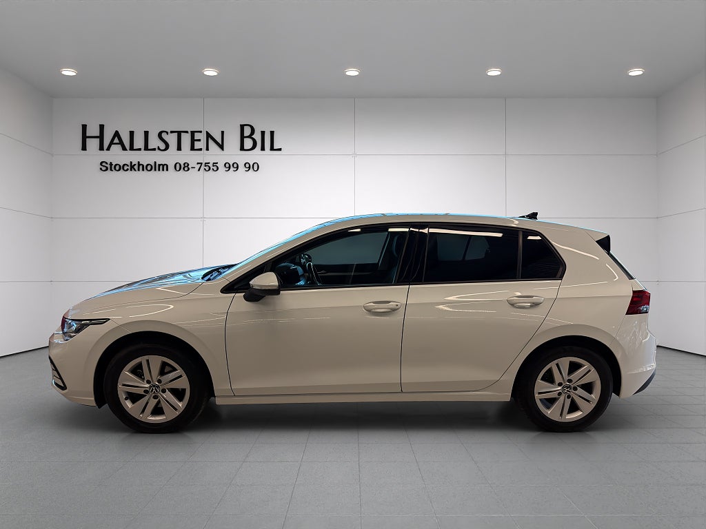 Volkswagen Golf 1.0 eTSI Aut Värmare MOMS AdaptivFarthållare Sv-Såld