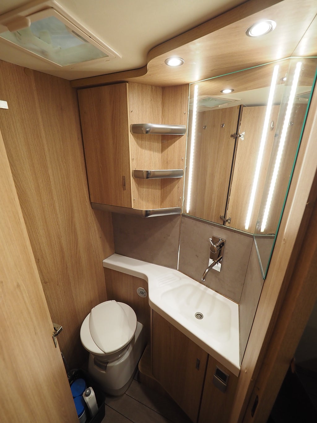 Knaus Sky I 700 LX Queenbädd Automat Markis Stort garage 3850kg 2018