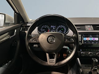 Skoda Octavia Scout 2.0 TDI 4×4 Premium Drag Dvärm Kamera Mvärm SoV – bild 9