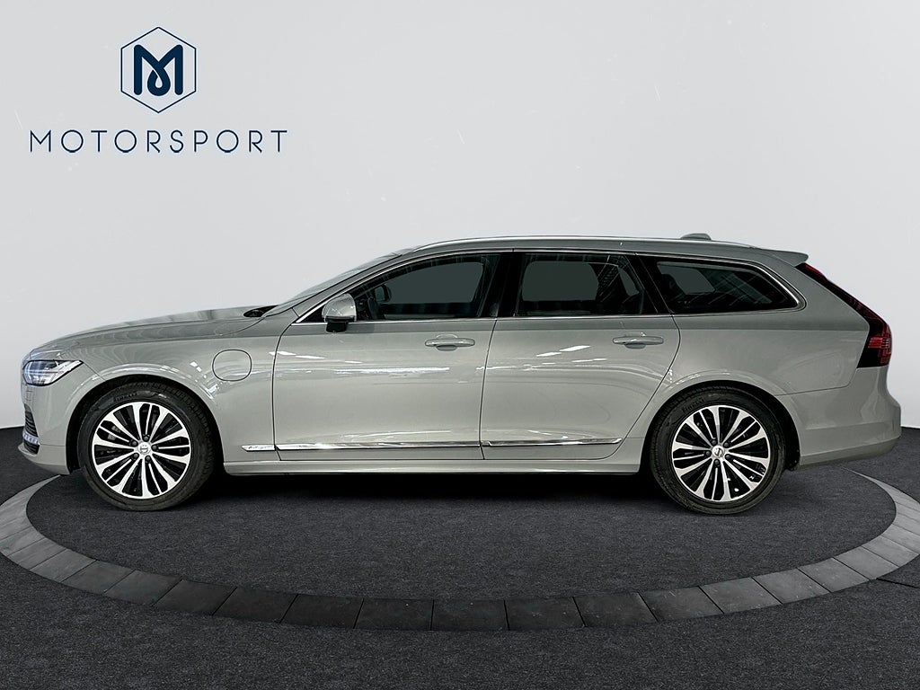 Volvo V90 Recharge T6 AWD Core Edition Adaptiv Fart Drag Värmare bild 3