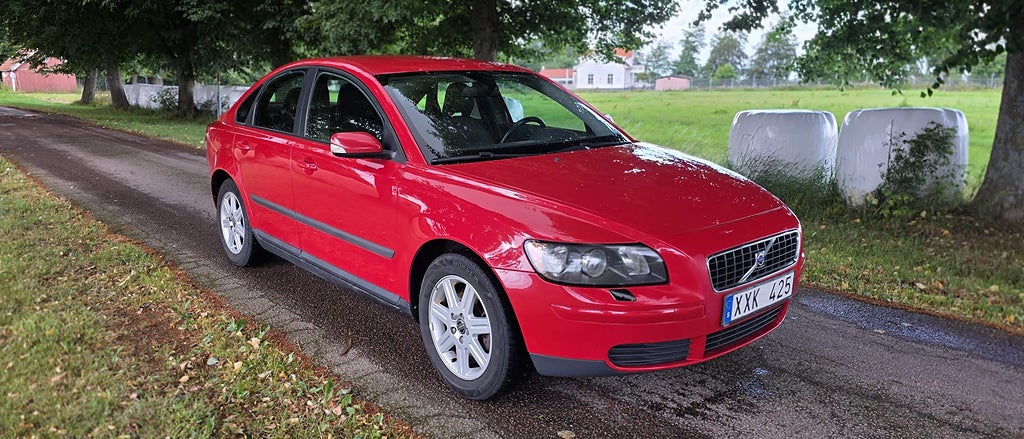 Volvo S40 2.4 Euro 4,  Svensksåld, bilen ör i bra skick 