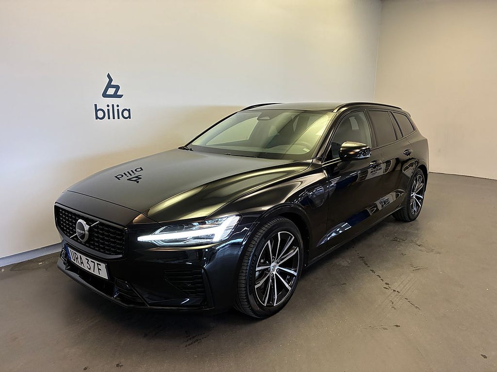 Volvo V60 Recharge T6 Plus Dark / Dragkrok / Keyless / Ba...
