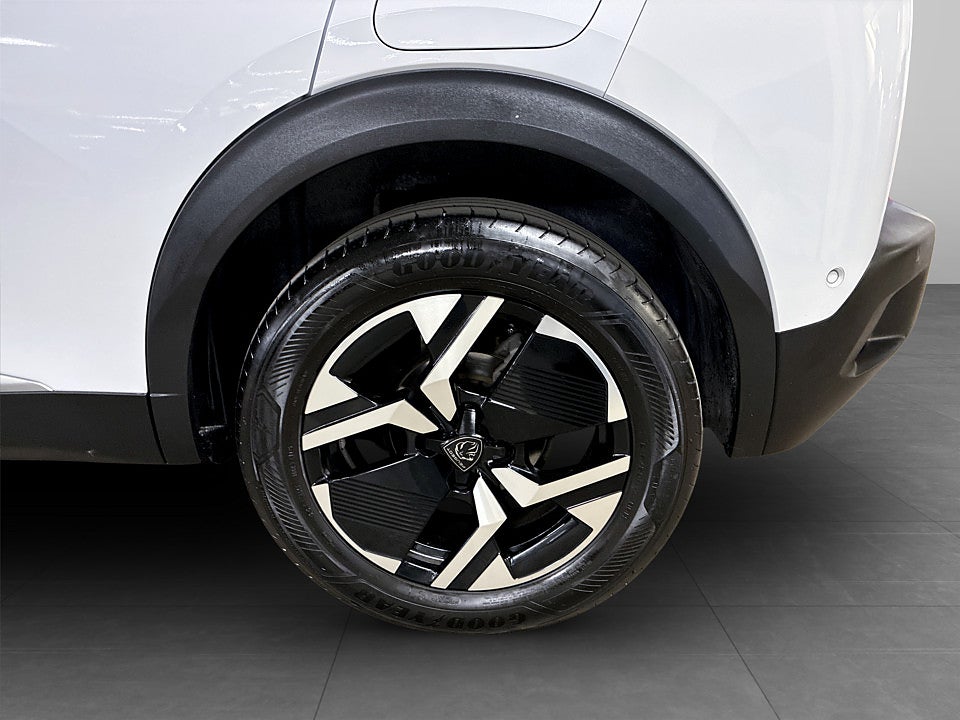Bild på Peugeot 2008 Allure 1.2 PT 130hk B-KAMERA CARPLAY