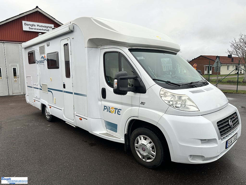 Pilote E P720 KAMKEDJA SOLCELL GPS BACKKAMERA 