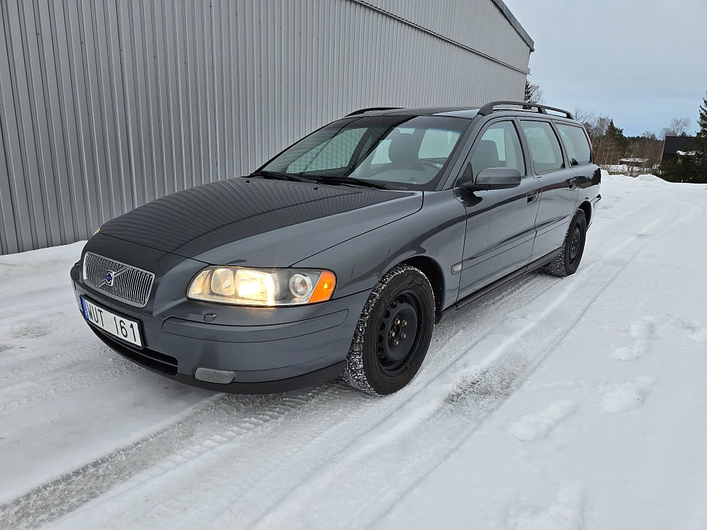 Volvo V70 2.4 Kinetic 170 hk /Otroligt välvårdad V70