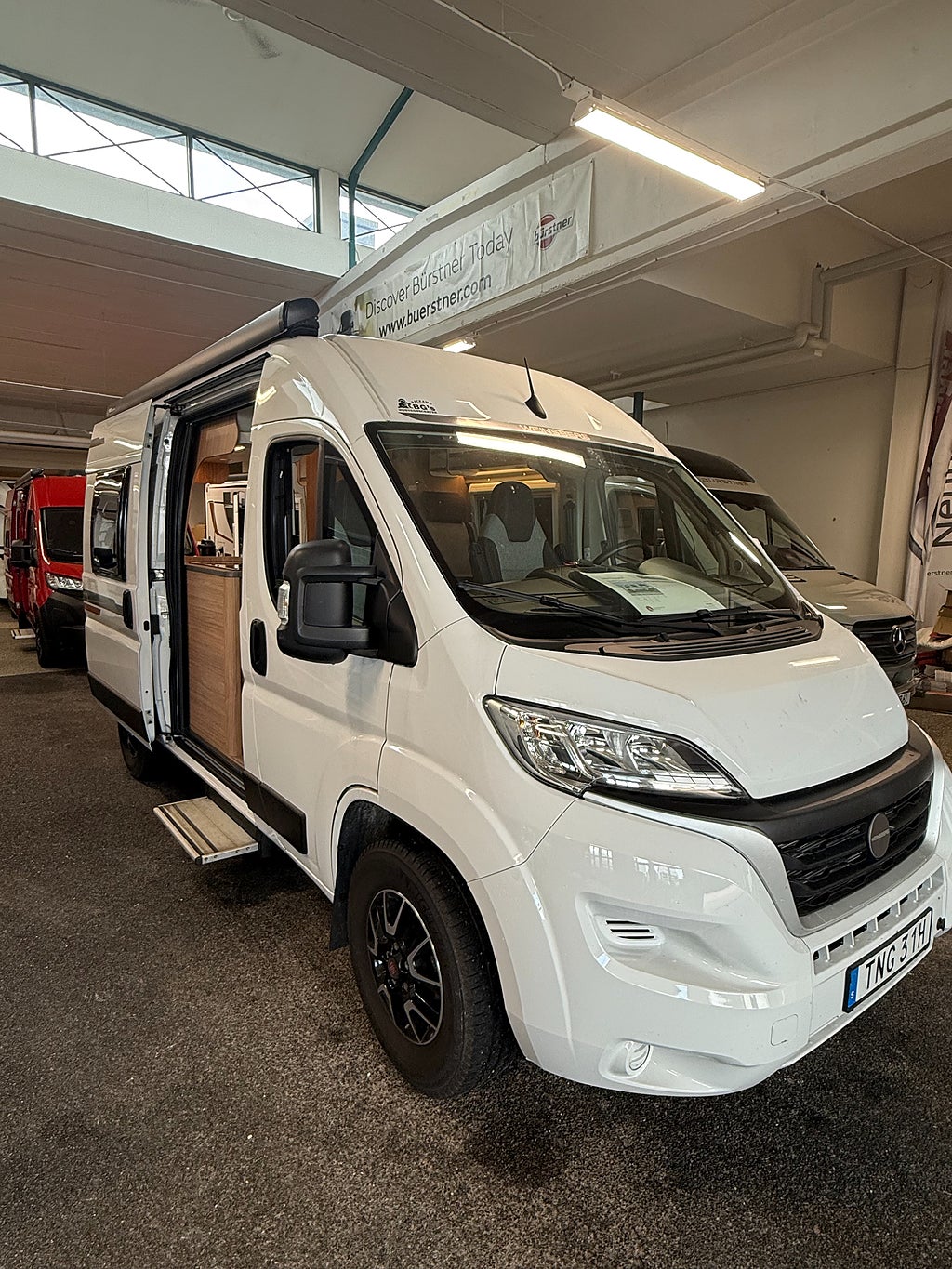 Weinsberg Carabus 540 MQ Tvärbädd, endast 5.4M lång, rullat endast 1400 mi