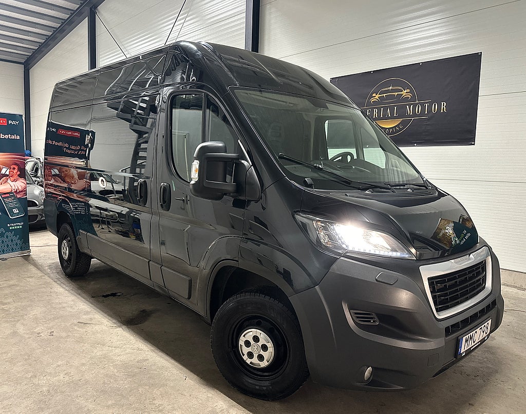 Peugeot Boxer Van 335 2.2 HDi Euro 5// Ny besiktad / endast 2 brukare