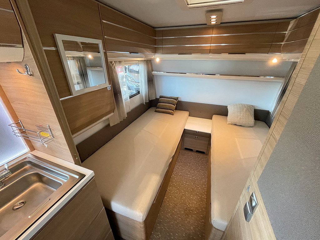 Adria Adora 542 UL / ALDE / Långbädd / Markis /  - Adria