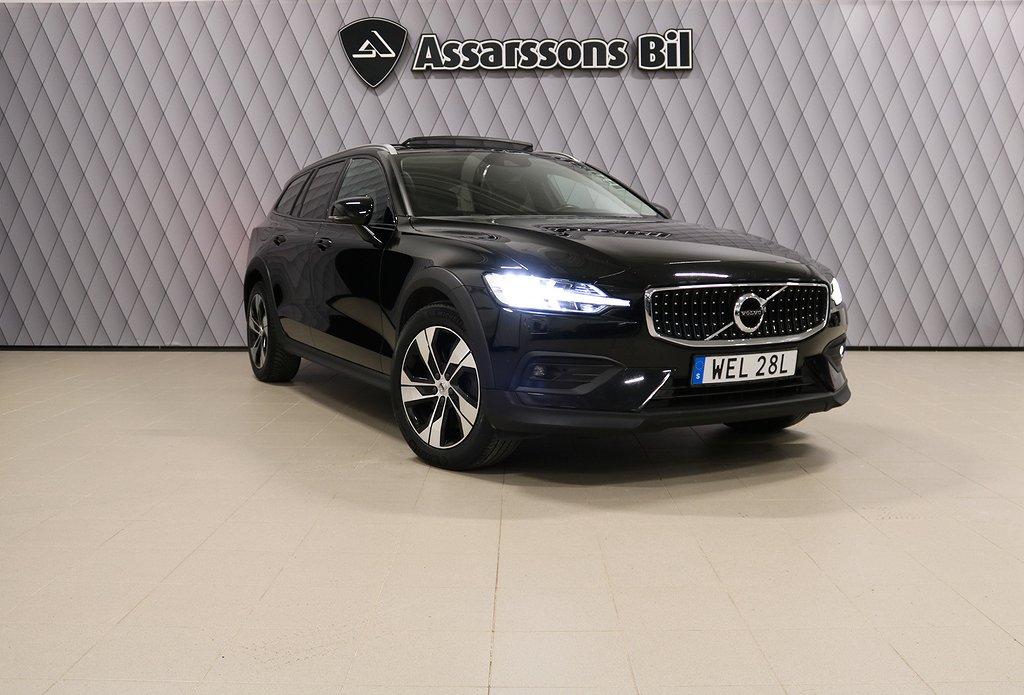 Volvo V60 Cross Country D4 AWD Panorama NAVI B-kamera VOC