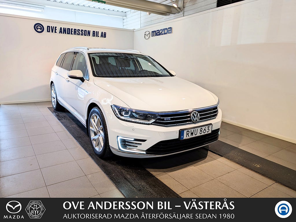 Volkswagen Passat SC GTE 1.4 TSI Executive (218) Dragkrok|Backkamera