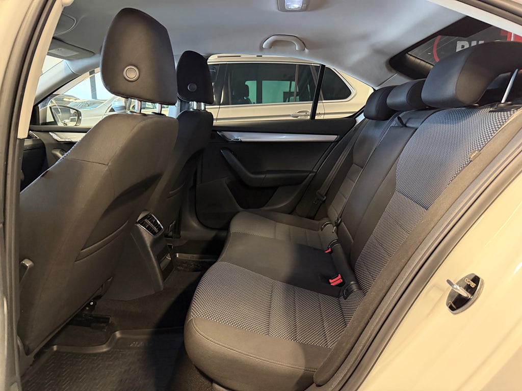 Skoda Octavia 2013 - miniatyr 21