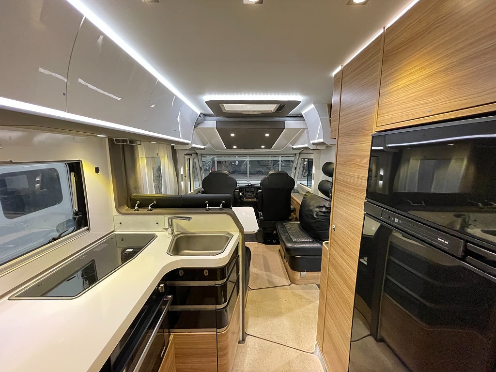 Adria Sonic Supreme 810 SC/Hyd-stöd/AC bodel/Solcell/Drag/Automat180hk - Adria