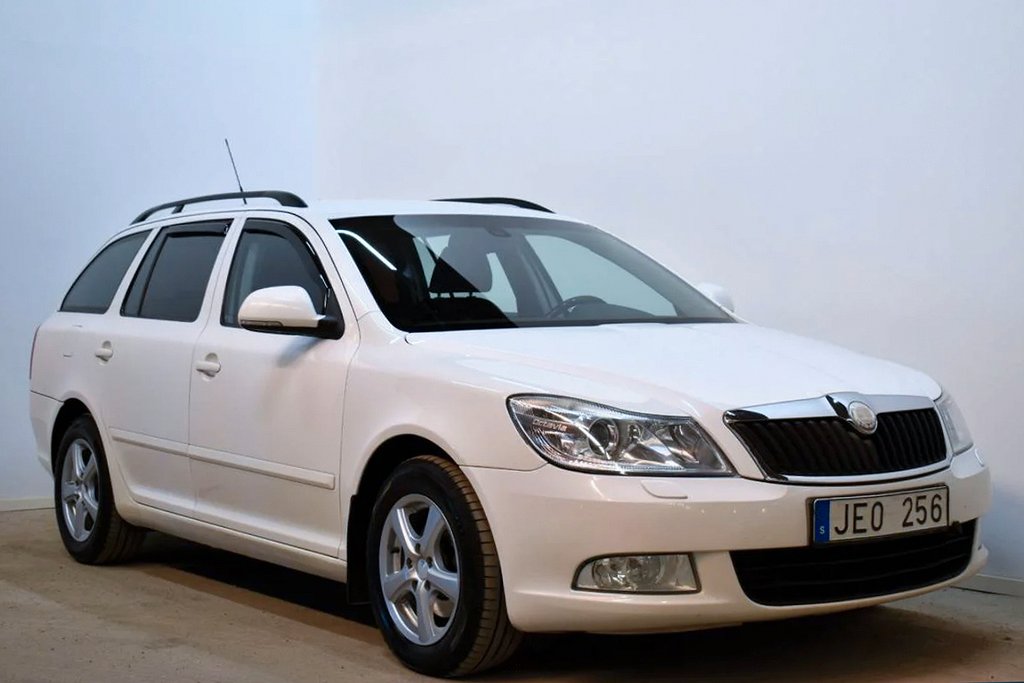 Skoda Octavia Kombi 1.9 TDI DSG Motorvärm Drag Nybesiktigad