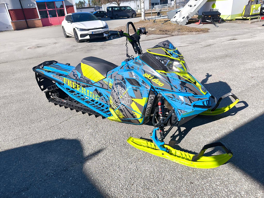 Ski-Doo Freeride 800 154" 
