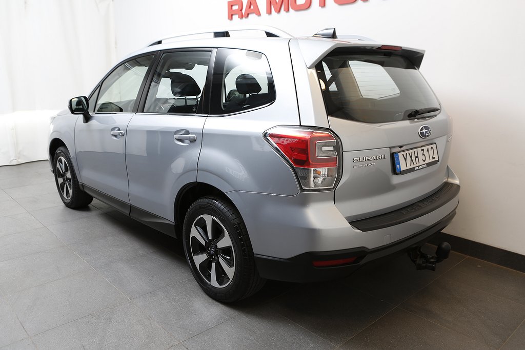 Subaru Forester 2,0i 150hk XS Aut AWD Pano Motorv Dragkrok 2018