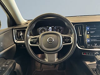 Volvo V60 D3 AWD Momentum Dvärme Dragkrok Navi Rattvärme S&V-däck – bild 9